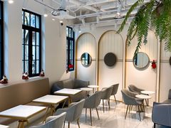 -Fridi Patisserie Cafe