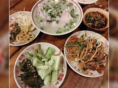 -老方桌烂蹄花川菜馆(九龙坡店)