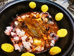 -小火炕铁锅炖鱼