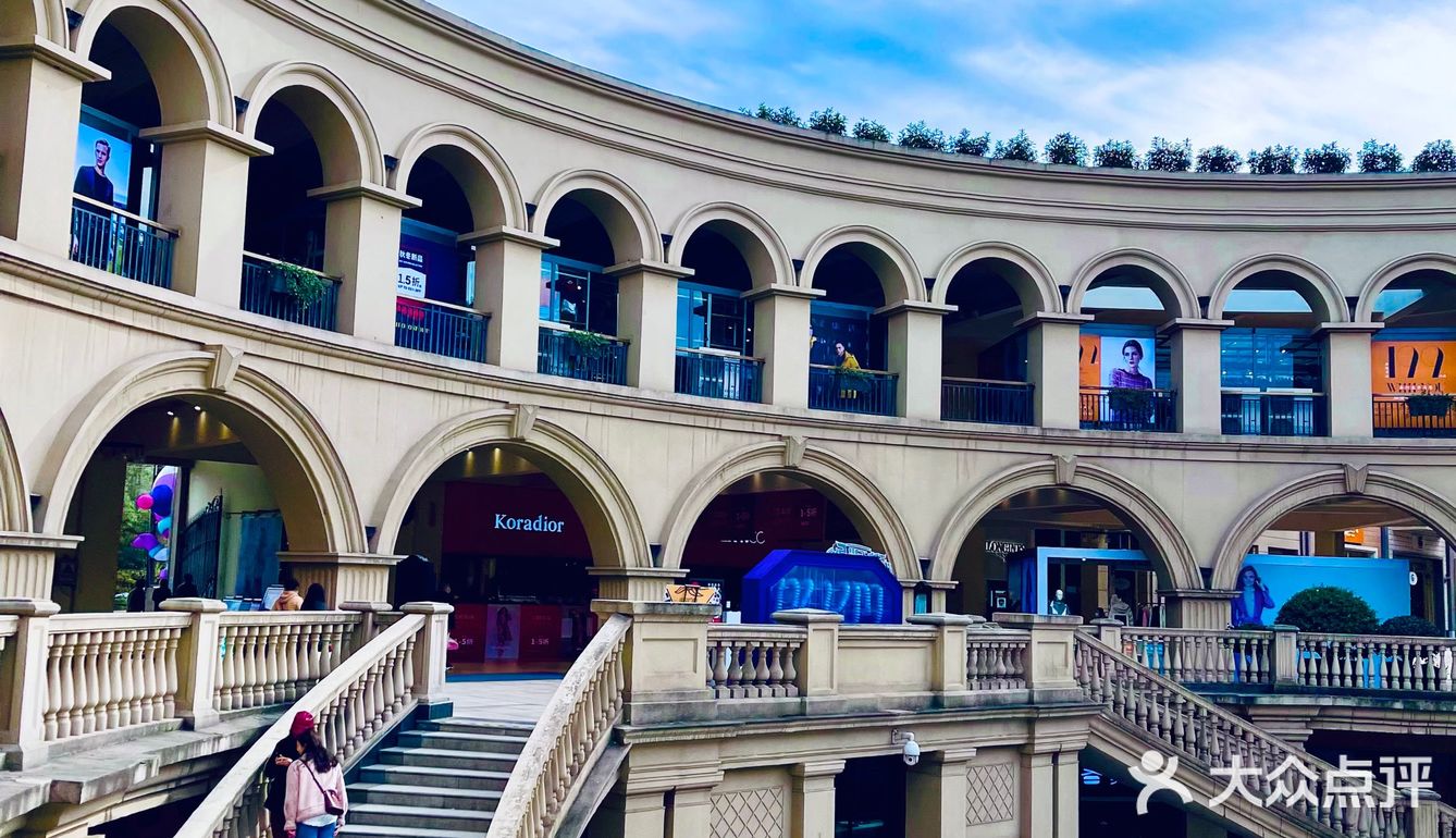 王府井奥莱临潼店一折起!大牌买买买