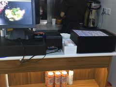 -碗主炭烧米线(交大二村店)