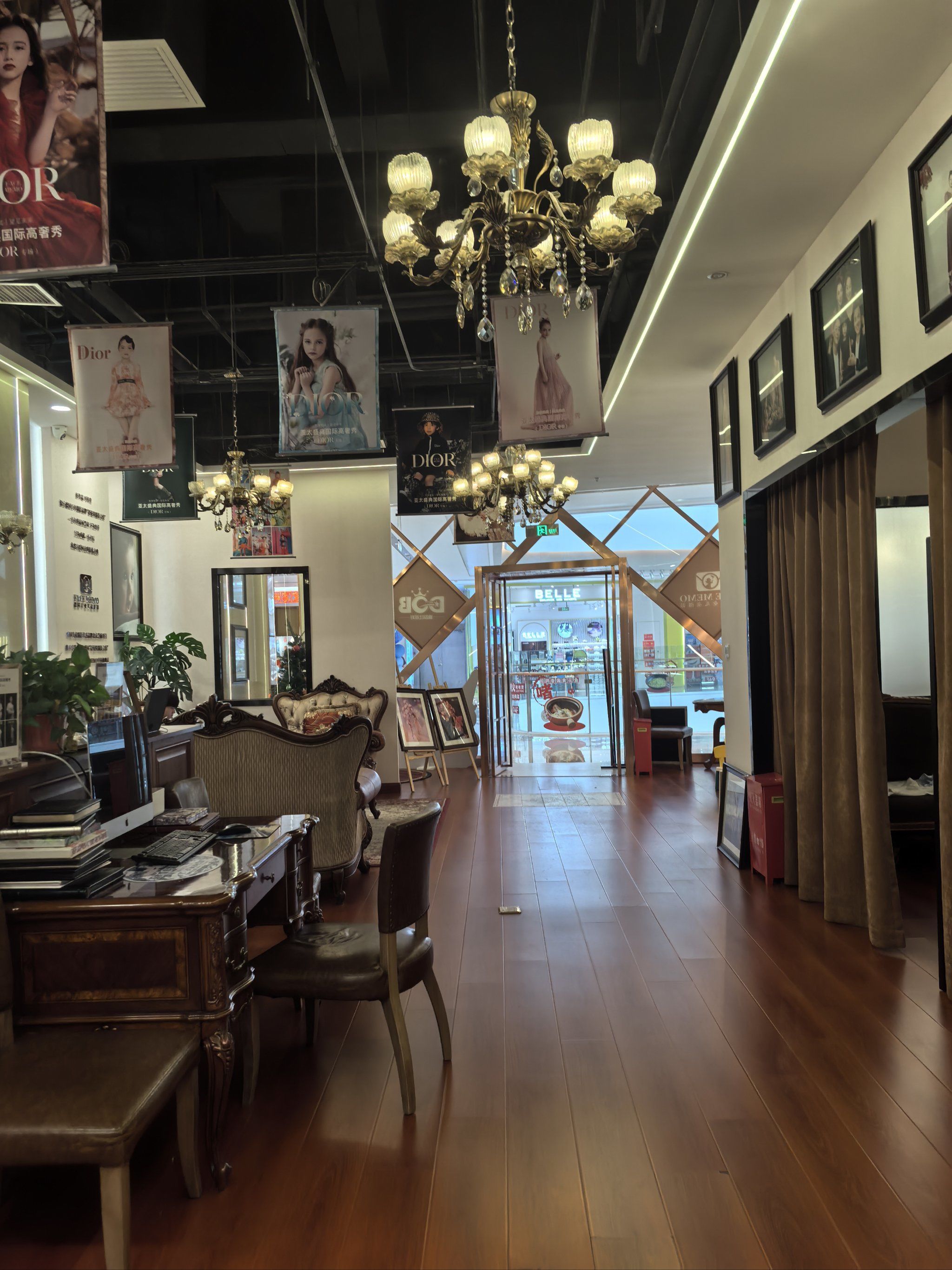 不断捕捉孩子的精彩瞬间.无论是光线的运用