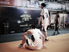 -洛克公园·篮球·足球·羽毛球(莘庄店)