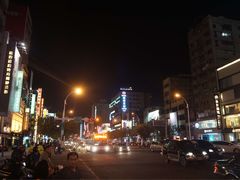 -六合夜市