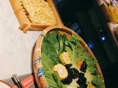 -尚尚仙·酸汤猪手·猪肚鸡火锅(华联万柳购物中心店)