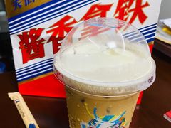 酱香拿铁-瑞幸咖啡(Lab·华强电子世界店)