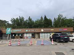 -小昆山服务区-停车场