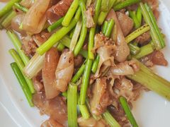 芹蒜绣球菌炒黄皮参-岭南海晏楼(东晓南店)