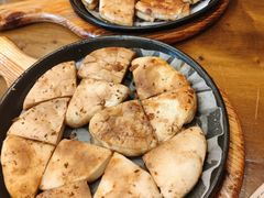 料理烤特色火烧-老东镇啤酒屋海鲜加工·蒸汽海鲜·海鲜烧烤(台东店)