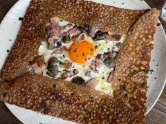 鸡蛋蘑菇熏肉荞麦可丽饼-RAC BAR(安福路店)