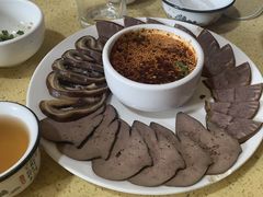-东巴谷野生菌火锅餐厅