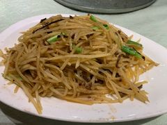 茄子鲊炒洋芋丝-醉云喃