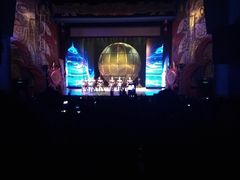 -工人俱乐部剧场杂技表演