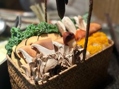 -三出山火锅(南京万象天地店)