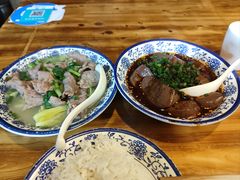 -杨三孃跷脚牛肉(西外棕榈岛店)
