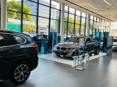 -上海宝信宝马4S店