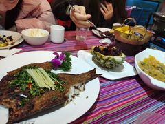 -香巴拉云南餐厅(华莱坞店)