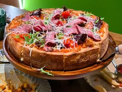 -Dragon Pizza•圆脸龙披萨·牛排餐厅