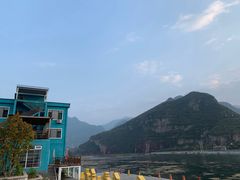 -百里峡七彩艺术小镇