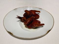 脆皮乳鸽-新荣记(南京西路店)
