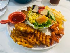 -丽莎沙拉轻食餐厅(国贸店)