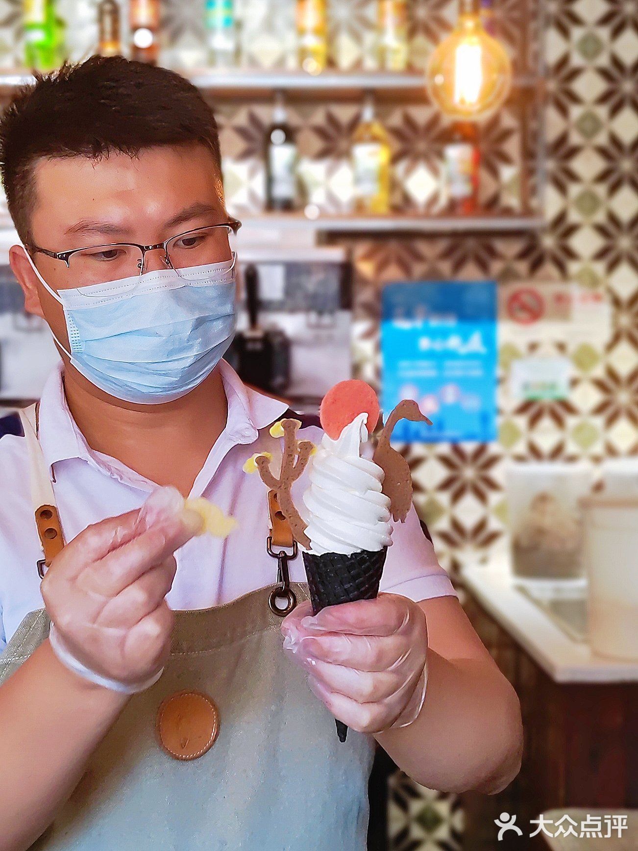 出门第一站，“庆鹤解封”冰淇淋来一支！