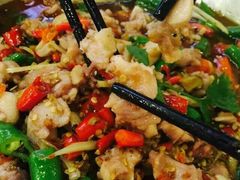 -兔行天下-鸿鹤鲜锅兔(中海国际店)