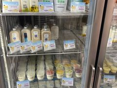 面包甜点陈列柜-白色日记·手作酸奶(麦凯乐店)