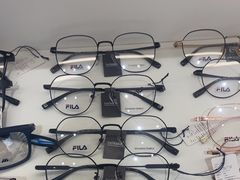 -美式眼镜·授权蔡司.依视路.尼康.豪雅.明月(南翔印象城店)