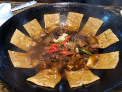 地锅鸡-每食每刻·皖北新民地锅鸡