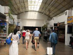 -班达拉奈克国际机场