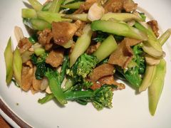 猪油渣炒芥兰-人间酒暖·Go blanc·烧鸟·深夜食堂(陆家嘴店)