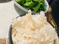 -尚尚仙·酸汤猪手·猪肚鸡火锅(华联万柳购物中心店)