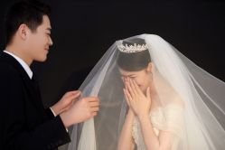 -雪中彩影婚纱摄影·微光艺术中心