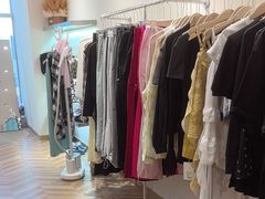 -眷顾自助服装工作室(中南金石国际广场A座店)