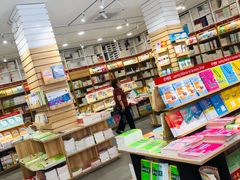 -新华传媒教材书店(中山南二路)