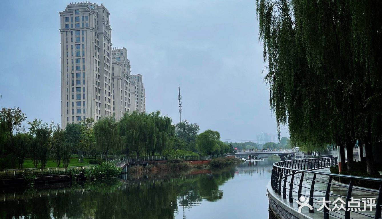 亮马河河畔遛弯儿好去处