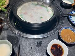-大匠工房古船木艺术餐厅·猪肚鸡专门店(长白仙岛店)