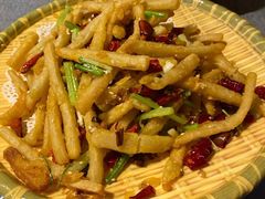 干煸藕丝-鑫小城故事·藕汤·家常菜(台北一路总店)