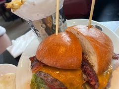 牛肉培根汉堡-Chili's Cafe&Bar奇利斯(滨江店)