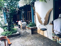 -喵屿·大理花园猫咖