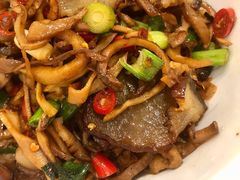 烟笋腊肉钵-新新湘菜馆(新中街二条店)