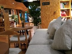 -新华里咖啡书吧(新华书店小寨店)