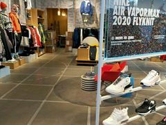 -NIKE KICKS LOUNGE体验店(北京新中关店)