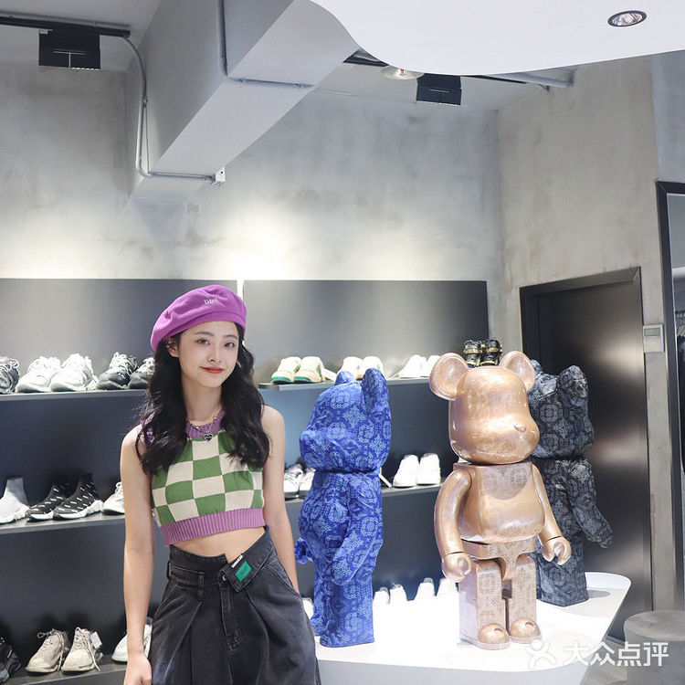 一整面bearbrick！深圳超好逛的积木熊🐻买手店