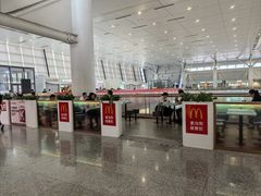 -麦当劳(上海虹桥站30B检票口楼上)