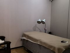 -艾博士·经络·推拿·正骨(湖景花园店)