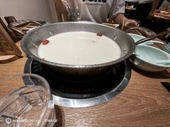 -大匠工房古船木艺术餐厅·猪肚鸡专门店(长白仙岛店)