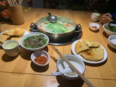 -大众跷脚牛肉馆·非遗传承单位(峨眉山店)