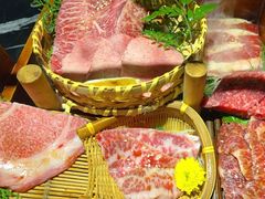-山川小町·极番烧肉(新地假日广场店)